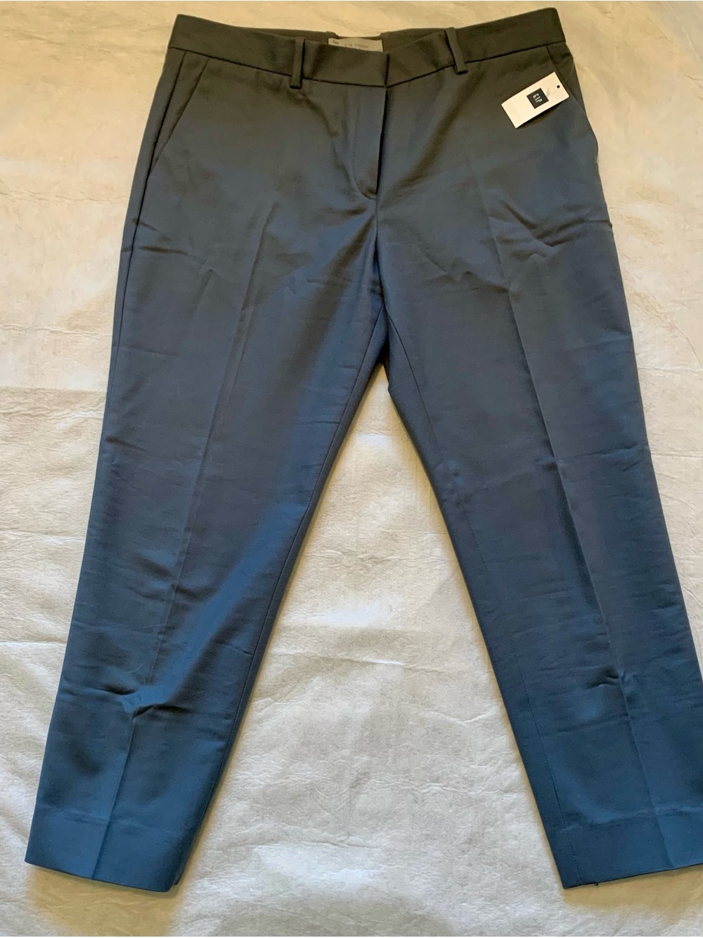 Women’s Slim Cropped Gray Pants, Stretch Ankle Career Office NWT Size 8P (Gap)